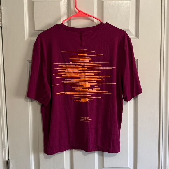 Lululemon License To Train Tee- Raspberry - Picture 3 of 3